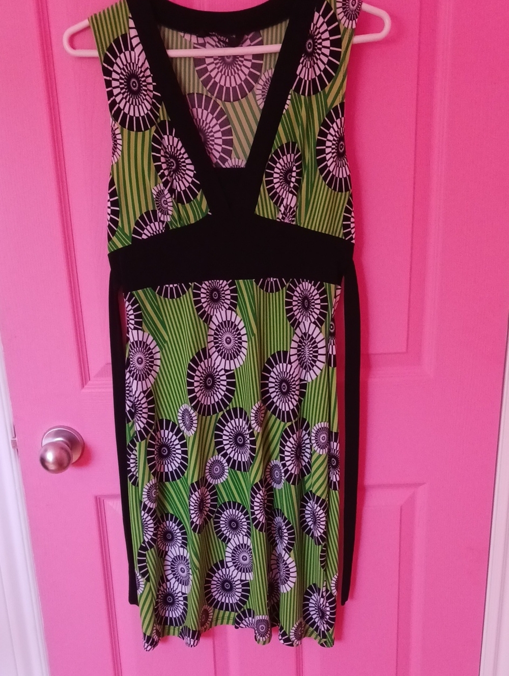 Mariposa Green and Black Floral-Print V-Neck Dress